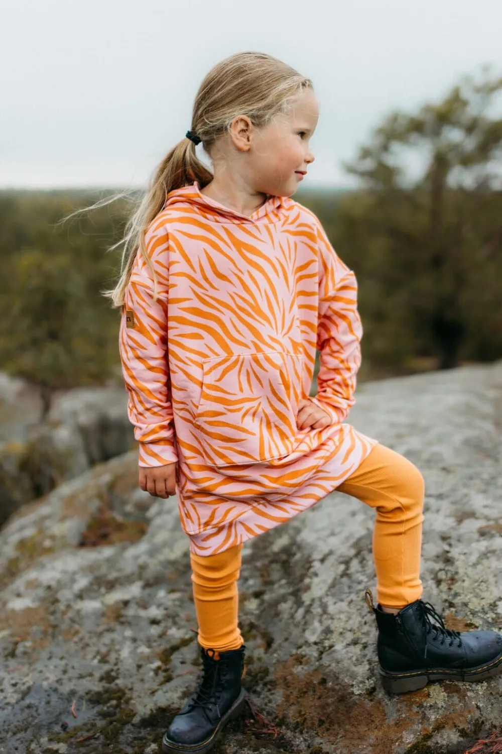 Metsola Flow Hoodie -Mekko | Icy Pink Hot